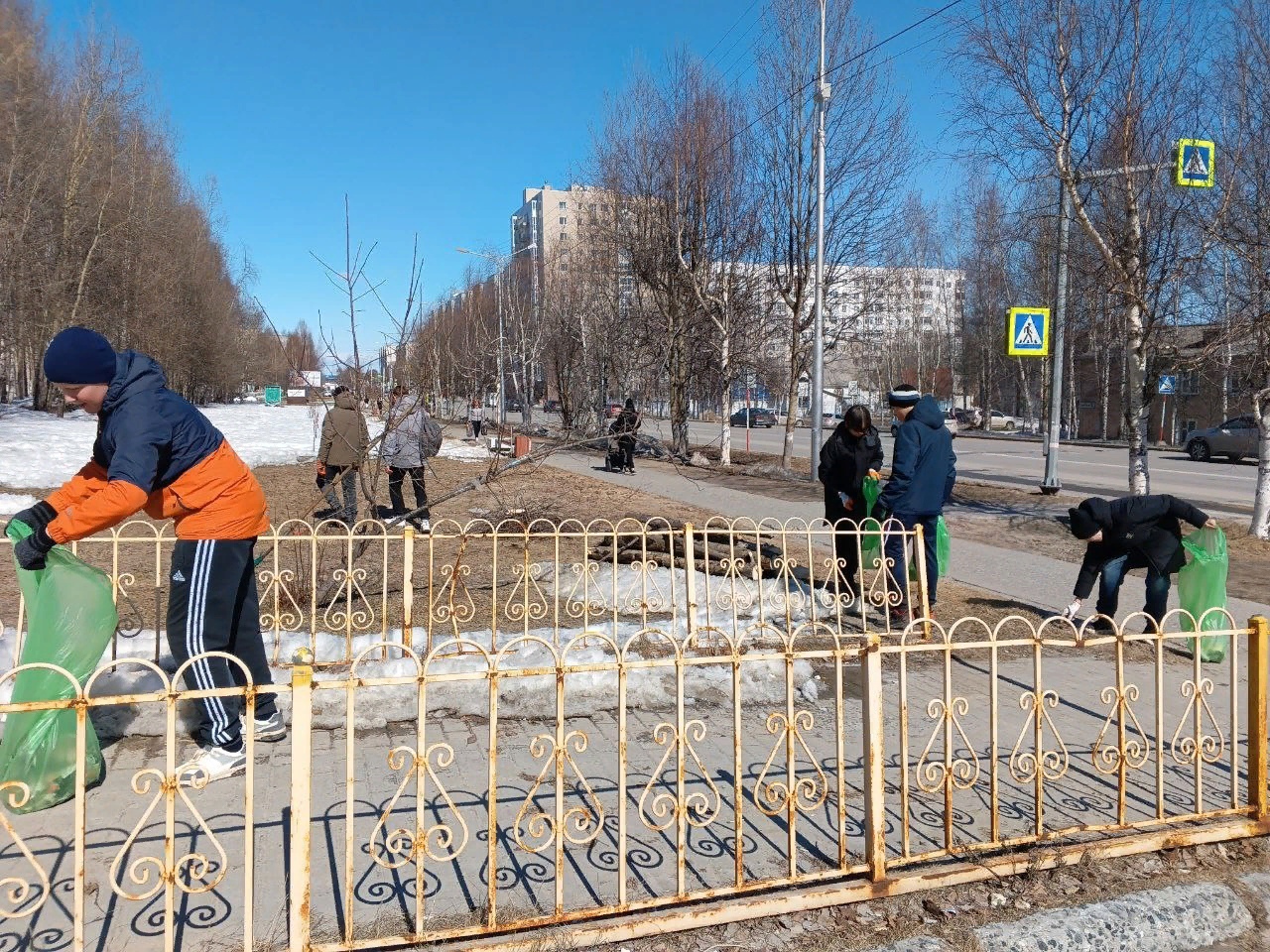 Субботник в школе.